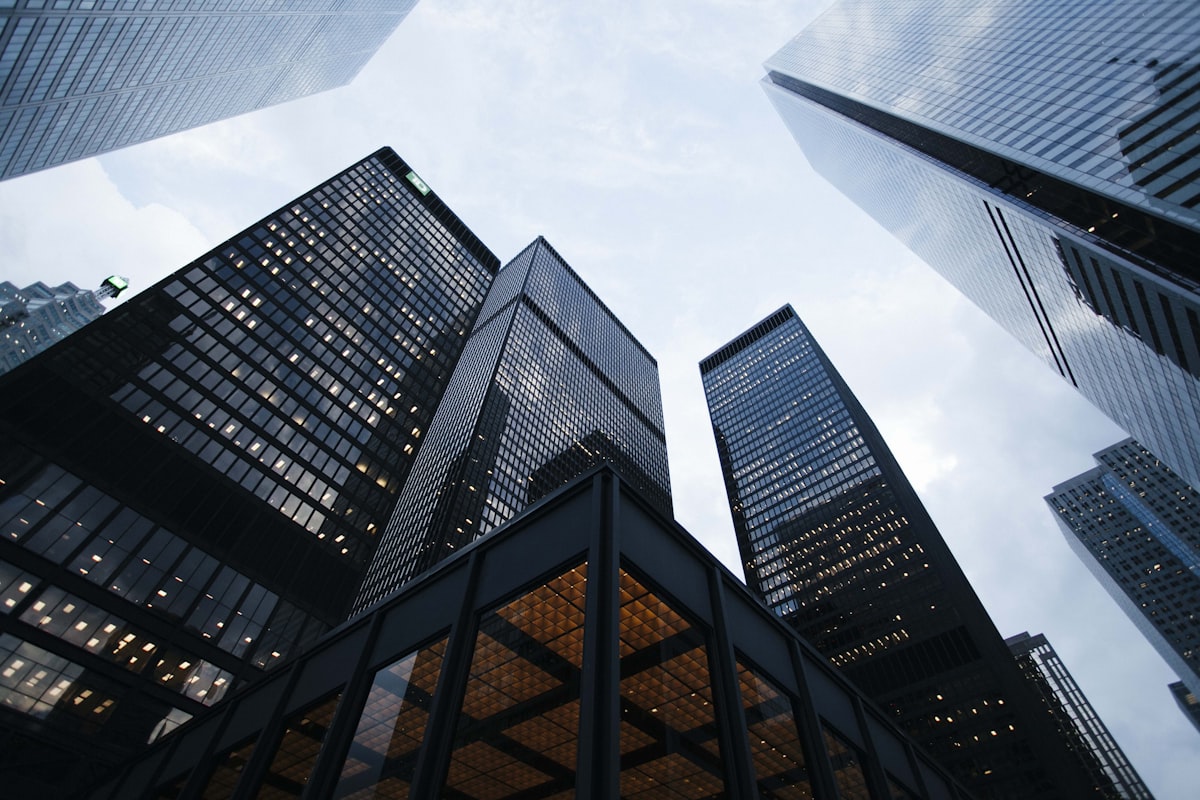 Edifícios corporativos de grupo empresarial